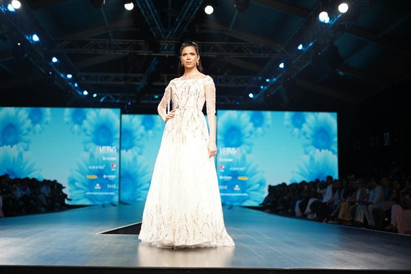 Mode et éthique : vers une durabilité authentique ?